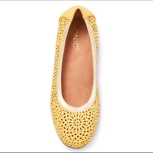 Vionic Robyn Laser cut flat Sz 9 NWOT